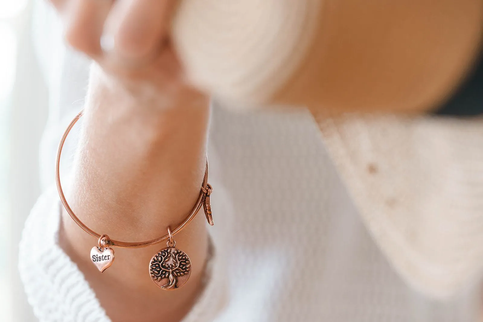 Chien: Charm Bracelet