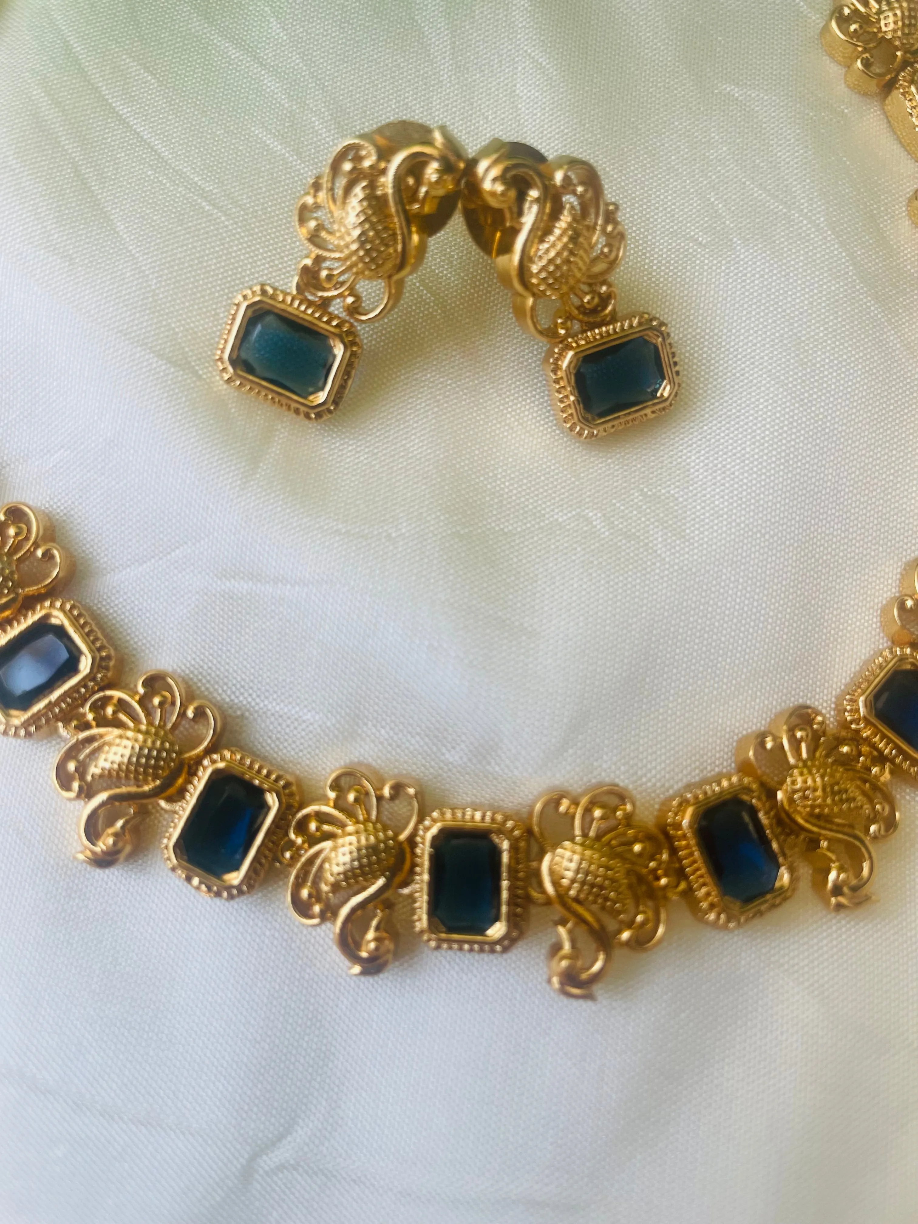 SAARA BLUE PREMIUM NECKLACE