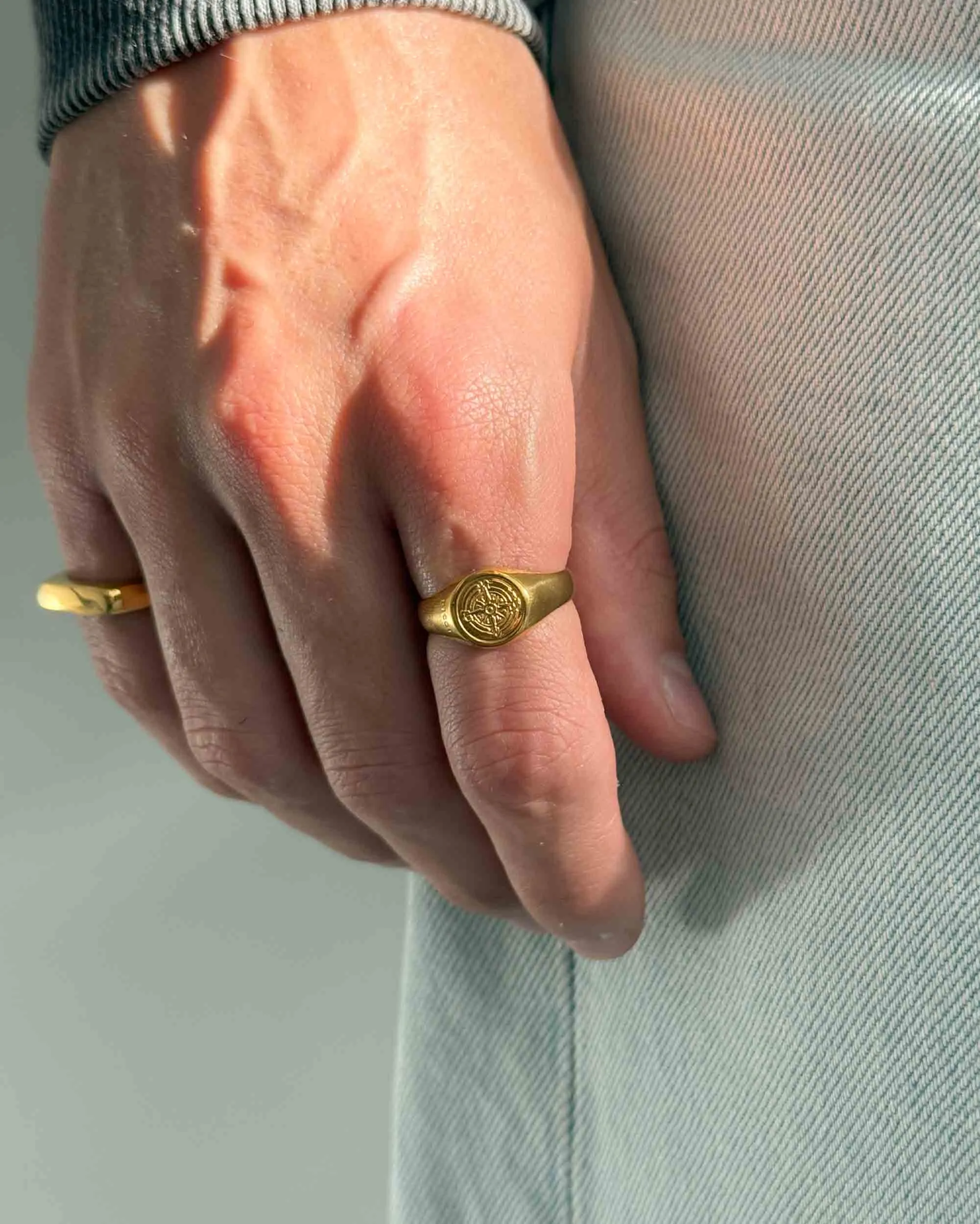 Wind Rose Ring Golden